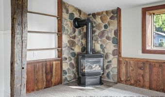 3342 Dumont Lake Dr, Allegan, MI 49010