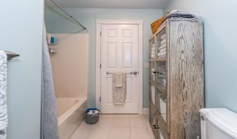 20 Babbidge Rd, Falmouth, ME 04105