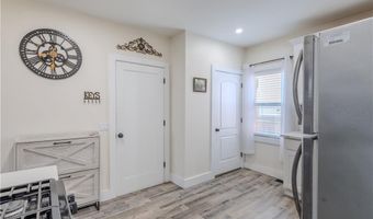 1640 Cranston St, Cranston, RI 02920