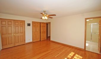 2405 E Miner St, Arlington Heights, IL 60004