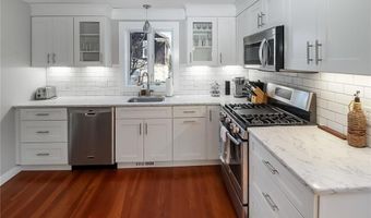 1 Conrad Ct, Newport, RI 02840