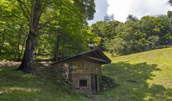 90 Taylor Ln, Alderson, WV 24910
