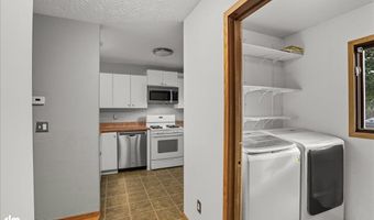 10521 Boysen Berry Pl, Anchorage, AK 99515