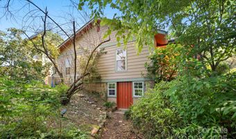 15 Deaver Dr, Asheville, NC 28806