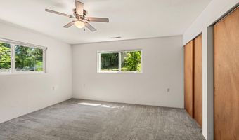 1556 Windsor St, Ashland, OR 97520