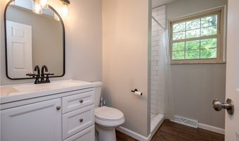 1768 Celeste Cir, Austintown, OH 44511