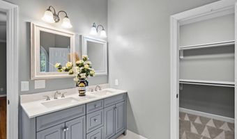 1008 W Sterlington Pl, Apex, NC 27502