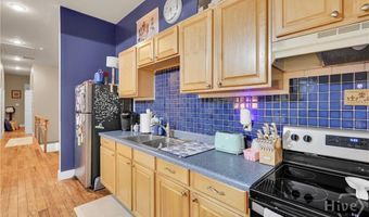 309 E Duffy St, Savannah, GA 31401