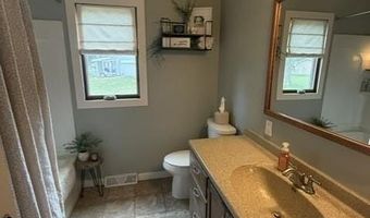 1318 N Johnson St, Algona, IA 50511