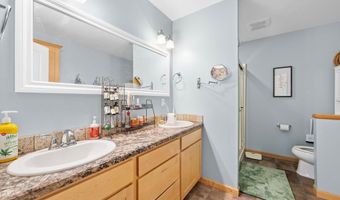 1676 SE 3RD St, Astoria, OR 97103