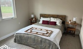 113 S Oaks Dr, Algona, IA 50511