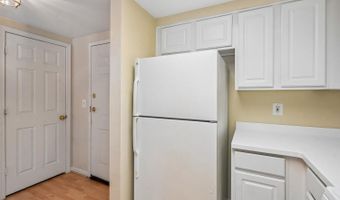3830 9TH St N 606W, Arlington, VA 22203