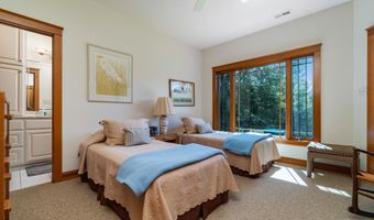 130 Willowbrook Dr, Arapahoe, NC 28510