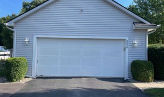 2329 Woodridge Dr, Adrian, MI 49221