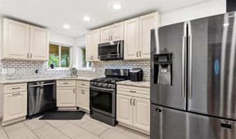 10111 GREEN FOREST Dr, Adelphi, MD 20783