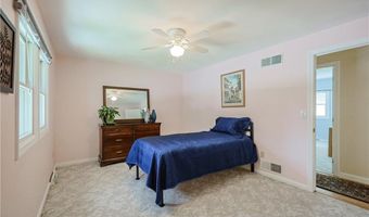 15 Blue Jay Dr, Cranston, RI 02920
