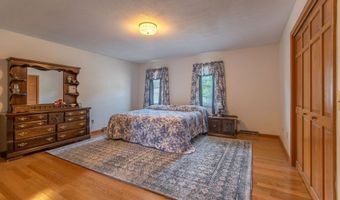 35 Jennie Cir, Agawam, MA 01001