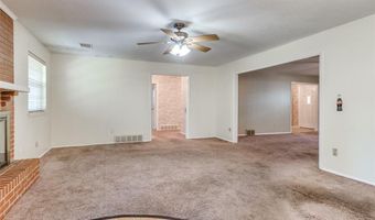 6829 NW 27th St, Bethany, OK 73008