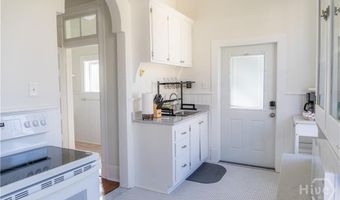 201 W 33rd St, Savannah, GA 31401