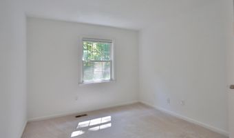 2402 WINDBREAK Dr, Alexandria, VA 22306