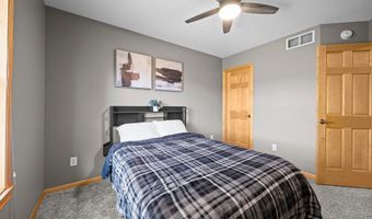 9352 67th St NW, Annandale, MN 55302