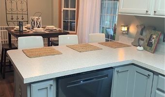 2435 Queensbury Rd, Alliance, OH 44601