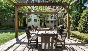 191 Chestnut Cir, Atlanta, GA 30342