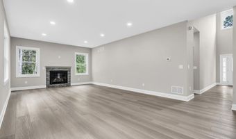 70 Seurat St, Barnegat, NJ 08005