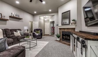 2006 W Greenleaf Ct, Bartlesville, OK 74006