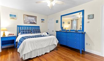 4 Goodwin St 1, Newport, RI 02840