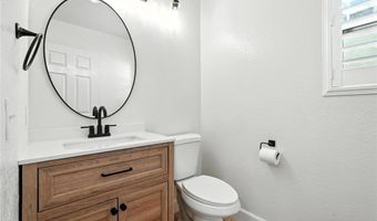 251 Royal Glen Dr, Fallbrook, CA 92028