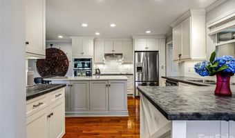 13 Ashley Rd, Asheville, NC 28805