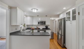 5 Indigo Rd, Barrington, RI 02806