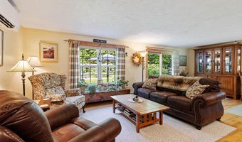 1 Castle View Ln, Belgrade, ME 04917