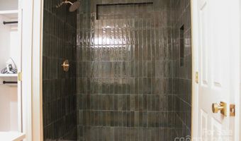 3813 Brookchase Ln, Charlotte, NC 28205