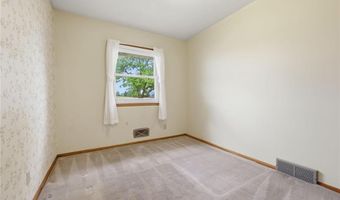 4002 7th Ave, Anoka, MN 55303