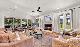 103 NE 7th St, Bentonville, AR 72712