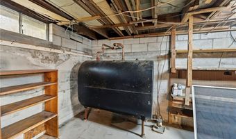 86 Oak St, Hopkinton, RI 02804