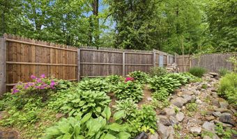 21 Arlington Rd, Coventry, CT 06238