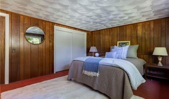 11 Guzeika Rd, North Kingstown, RI 02852