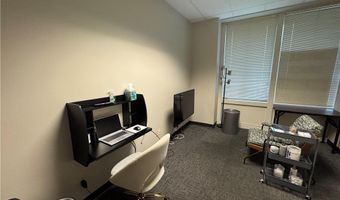 206 SW 8th St 112, Bentonville, AR 72712