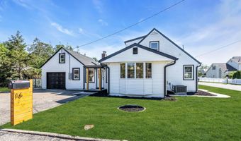 16 Larboard St, Beachwood, NJ 08722