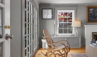 7 Florence Ave, Newport, RI 02840