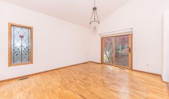 2225 Chaucer Ct, Ann Arbor, MI 48103