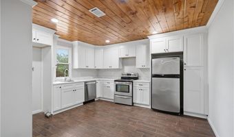 108 King St, Adairsville, GA 30103