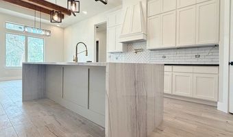 117 Pioneer Trl, Adkins, TX 78101