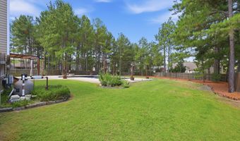 107 Walkabout Dr, Aberdeen, NC 28315