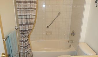 20 Turtle Crk 20, Barnegat, NJ 08005