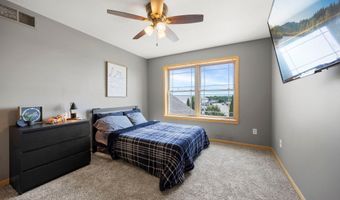 9352 67th St NW, Annandale, MN 55302