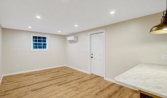 110 WISE St S 1, Arlington, VA 22204
